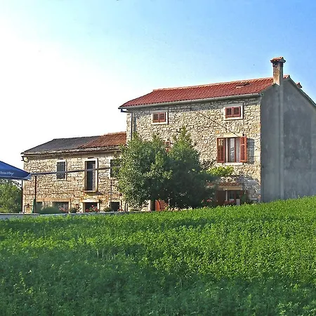 別荘 Holiday Stancija Zvane Modrušani